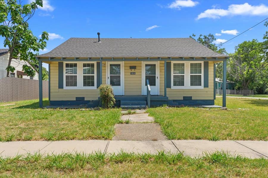 Property photo for 1808 Prairie View Drive, Dallas, TX