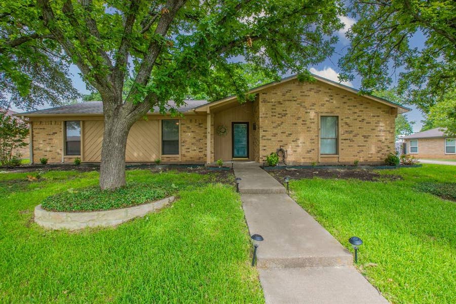 Property photo for 1057 Radisson Drive, Hewitt, TX