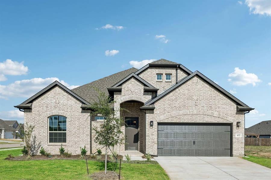 Property photo for 432 Daybreak Drive, Waxahachie, TX