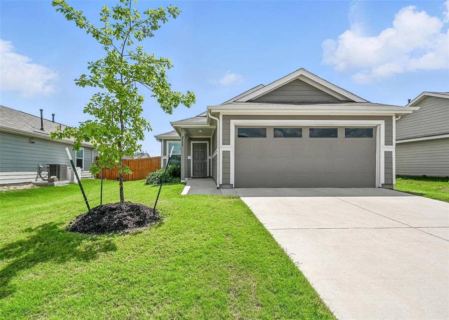 Property photo for 2733 Slatewood Drive, Fort Worth, TX
