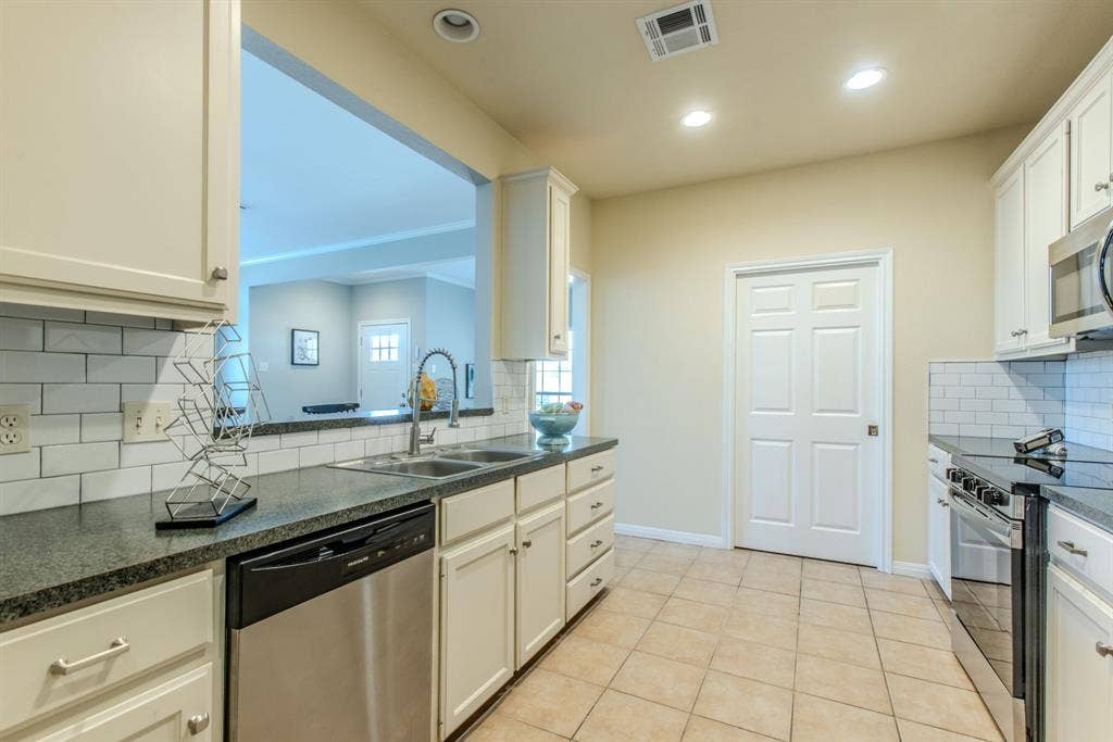3060 Andalusian Lane, Robinson, TX 76706 3060 Andalusian Lane, Robinson, TX 76706
