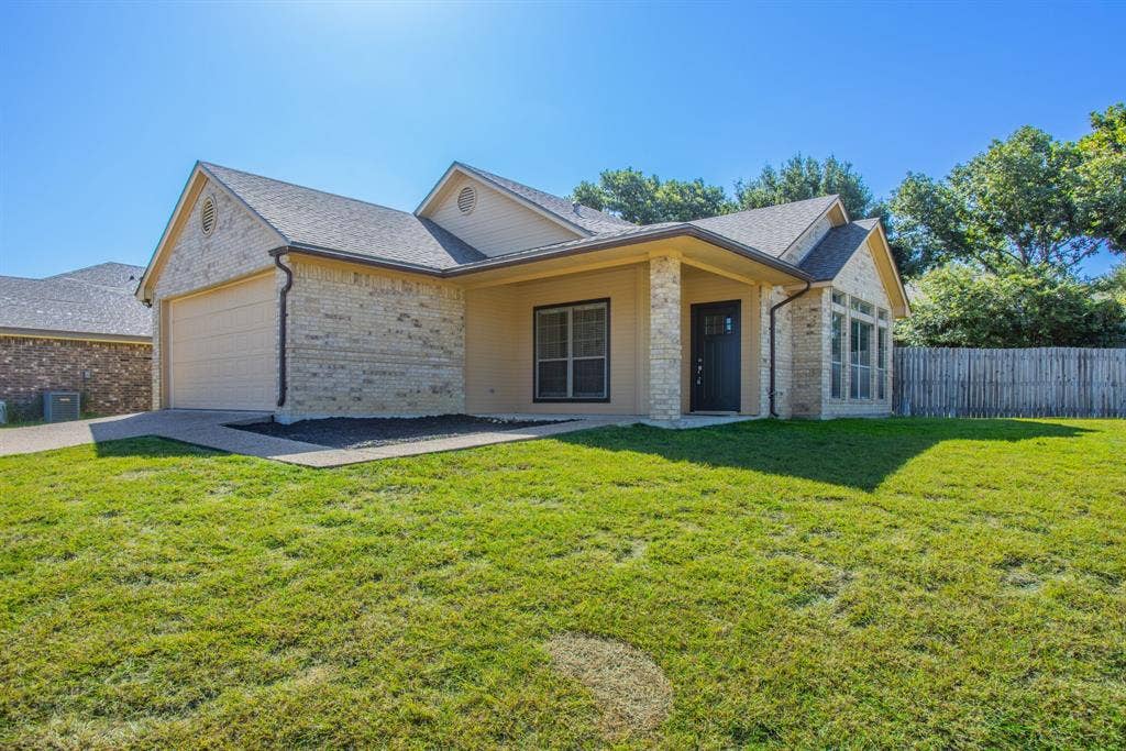3060 Andalusian Lane, Robinson, TX 76706 3060 Andalusian Lane, Robinson, TX 76706