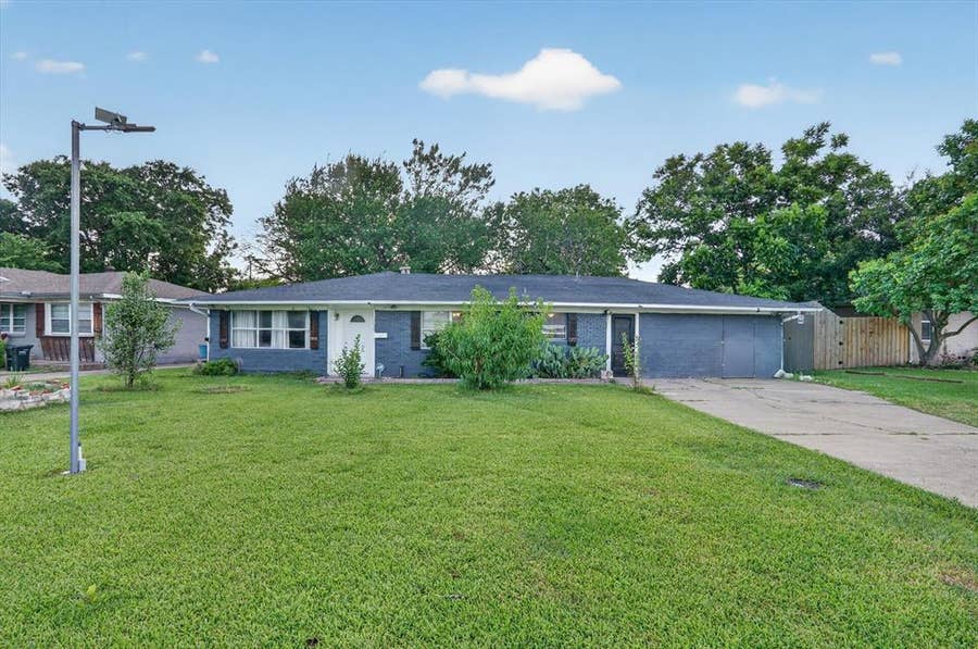 Property photo for 1029 S Bryan Street, Mesquite, TX