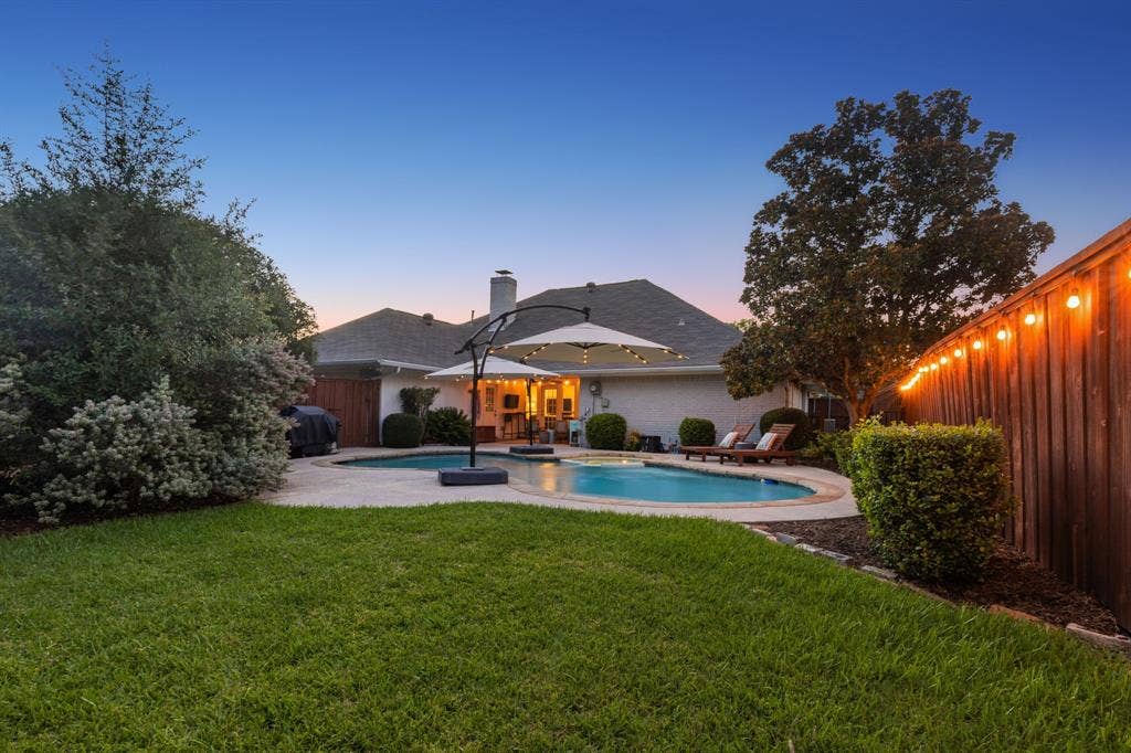 6708 McCallum Boulevard, Dallas, TX 75252 Backyard oasis