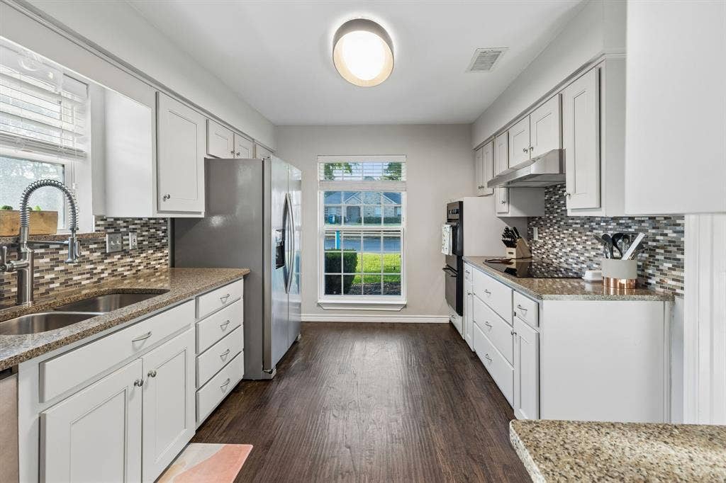 6708 McCallum Boulevard, Dallas, TX 75252 Contemporary kitchen