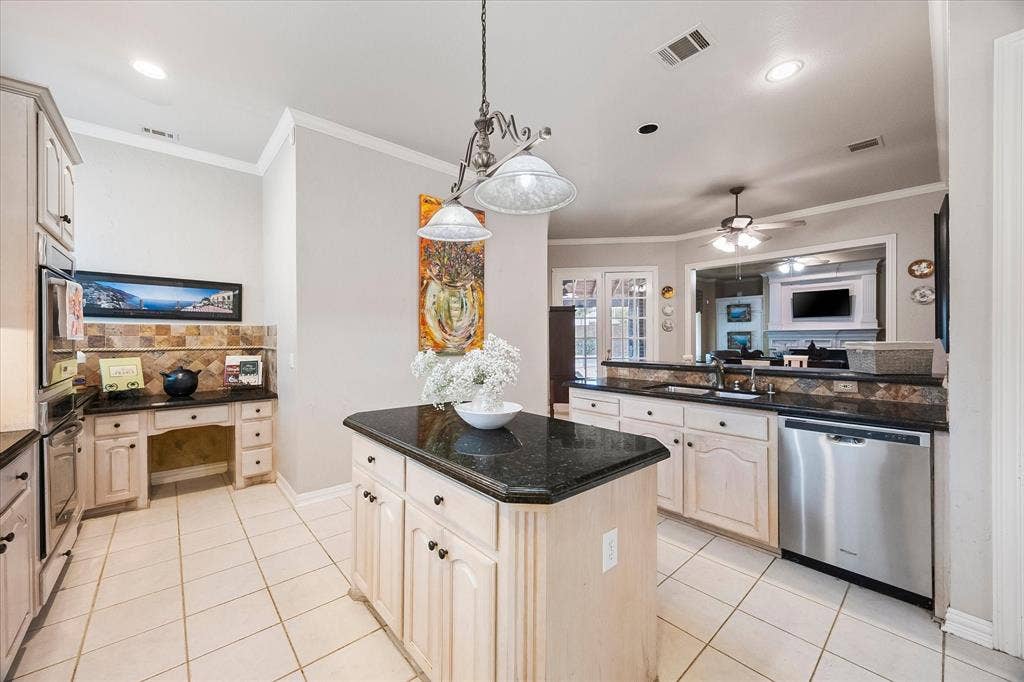 5900 Lennox Hill Drive, Plano, TX 75093 5900 Lennox Hill Drive, Plano, TX 75093