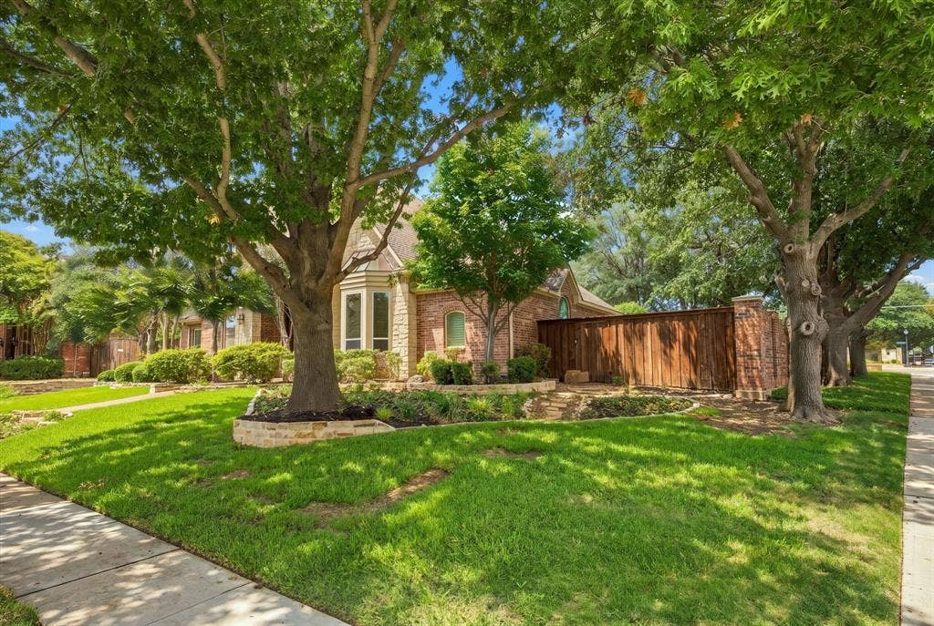 5900 Lennox Hill Drive, Plano, TX 75093 5900 Lennox Hill Drive, Plano, TX 75093