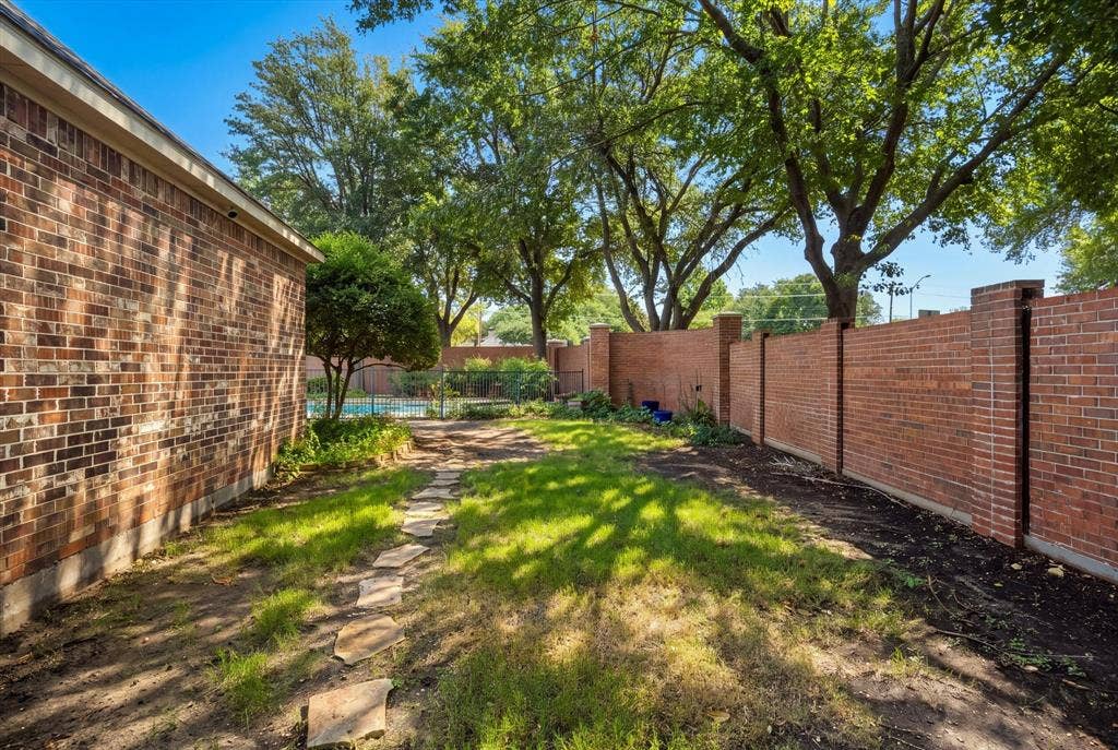 5900 Lennox Hill Drive, Plano, TX 75093 5900 Lennox Hill Drive, Plano, TX 75093