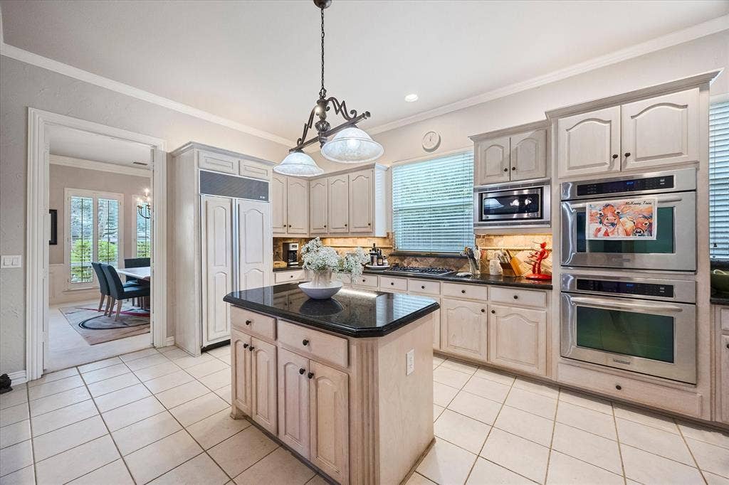 5900 Lennox Hill Drive, Plano, TX 75093 5900 Lennox Hill Drive, Plano, TX 75093