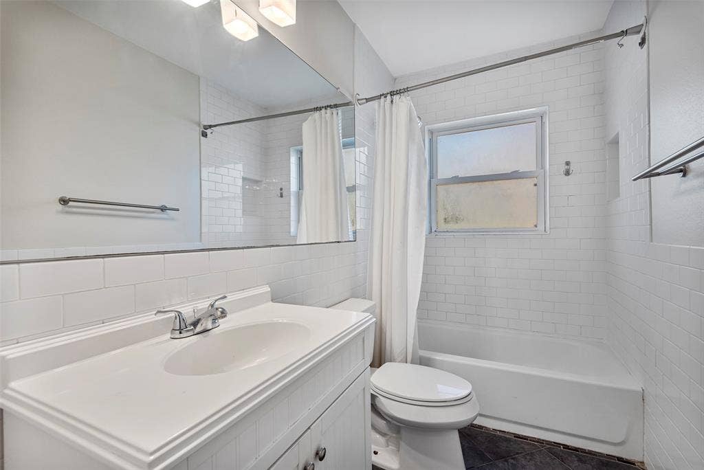 4131 Saranac Drive, Dallas, TX 75220 4131 Saranac Drive, Dallas, TX 75220
