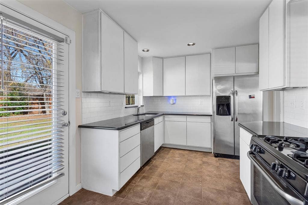 4131 Saranac Drive, Dallas, TX 75220 4131 Saranac Drive, Dallas, TX 75220
