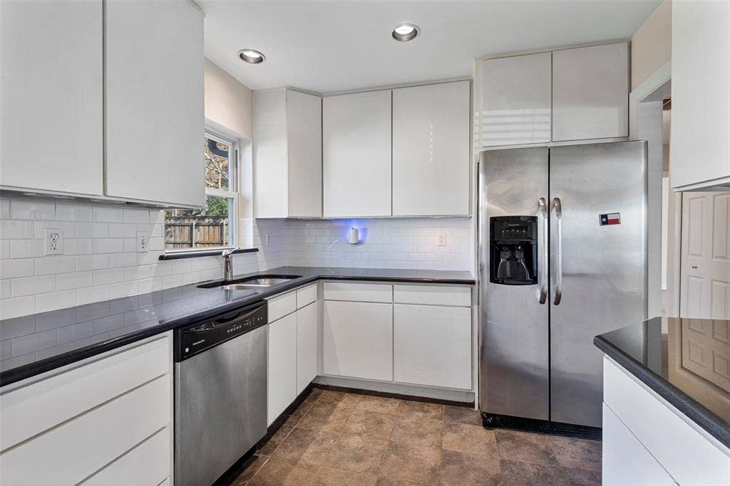 4131 Saranac Drive, Dallas, TX 75220 4131 Saranac Drive, Dallas, TX 75220