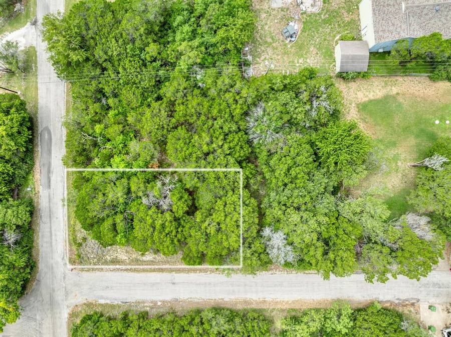 Property photo for 812 Western Hills Trail, Granbury, TX