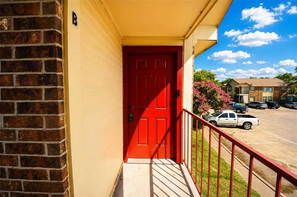 5113 Herrick Court, #B, Haltom City, TX 76117 5113 Herrick Court, #B, Haltom City, TX 76117
