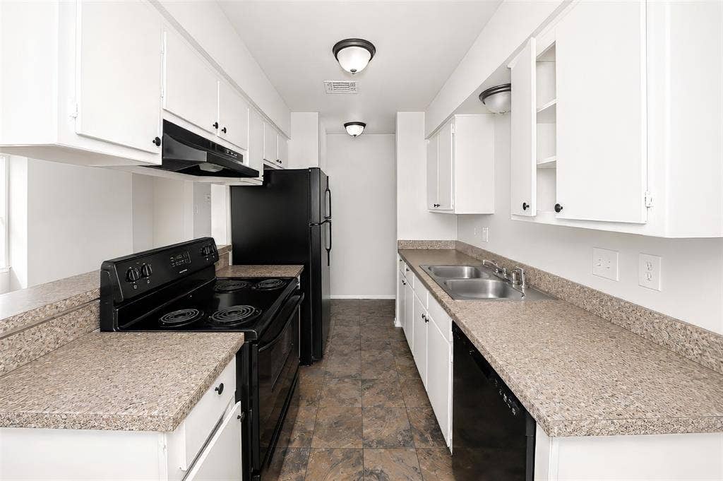 5113 Herrick Court, #B, Haltom City, TX 76117 5113 Herrick Court, #B, Haltom City, TX 76117