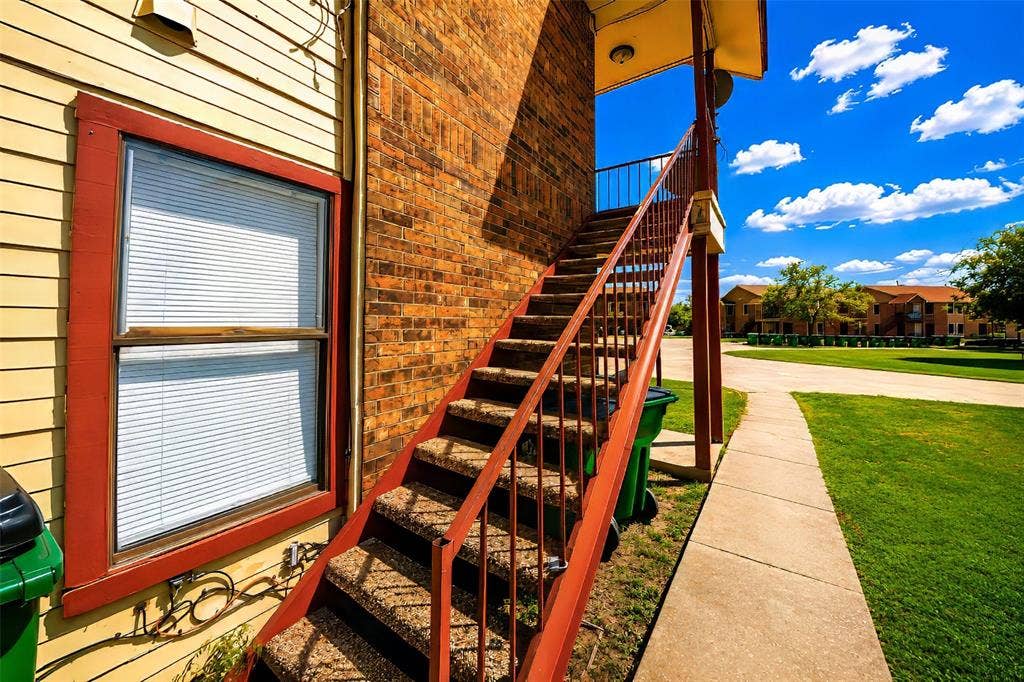 5113 Herrick Court, #B, Haltom City, TX 76117 5113 Herrick Court, #B, Haltom City, TX 76117