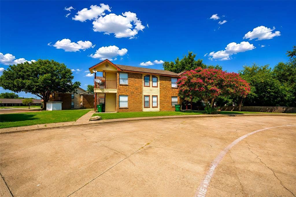 5113 Herrick Court, #B, Haltom City, TX 76117 5113 Herrick Court, #B, Haltom City, TX 76117