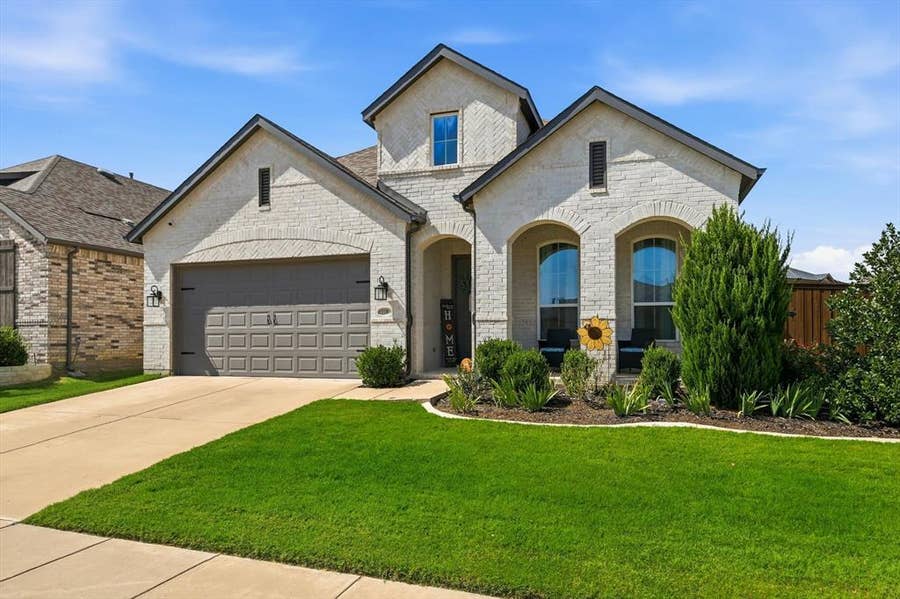 Property photo for 1100 Faringdon Drive, Anna, TX