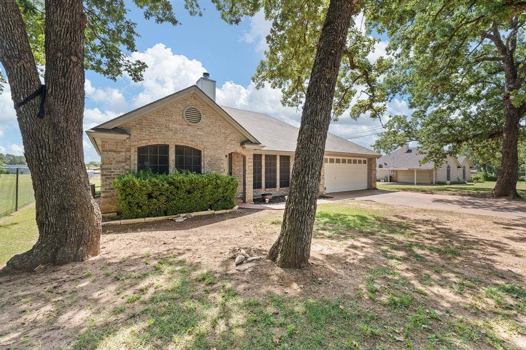 109 Sanchez Creek Court, Weatherford, TX 76088 109 Sanchez Creek Court, Weatherford, TX 76088