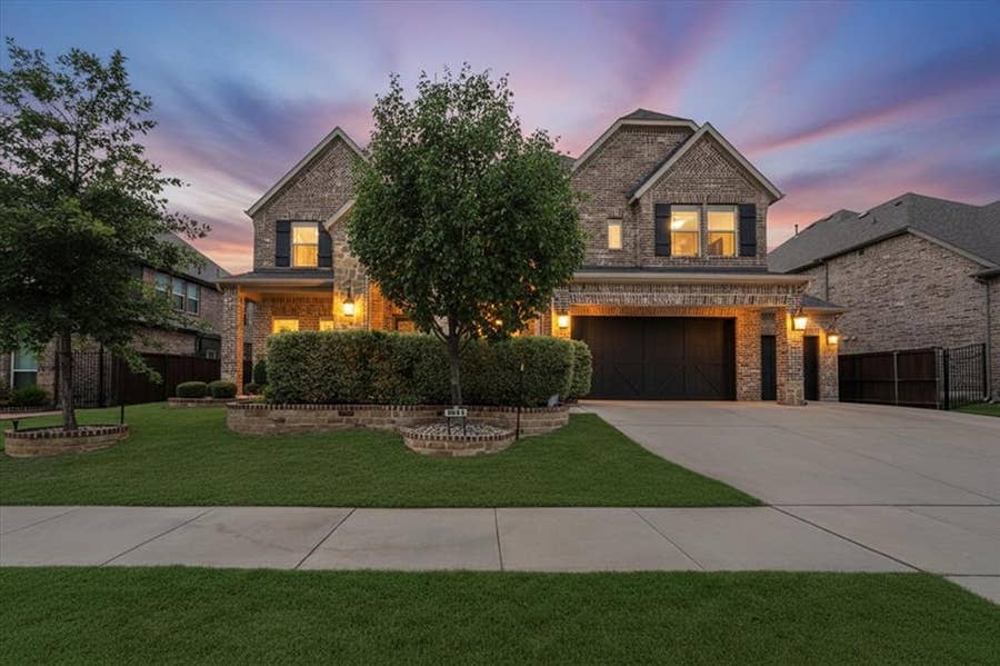 Property photo for 9913 Villa Verde Drive, Fort Worth, TX