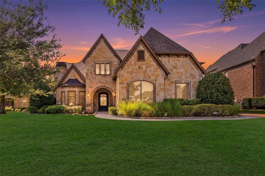 Property photo for 2113 Kings Pass, Heath, TX