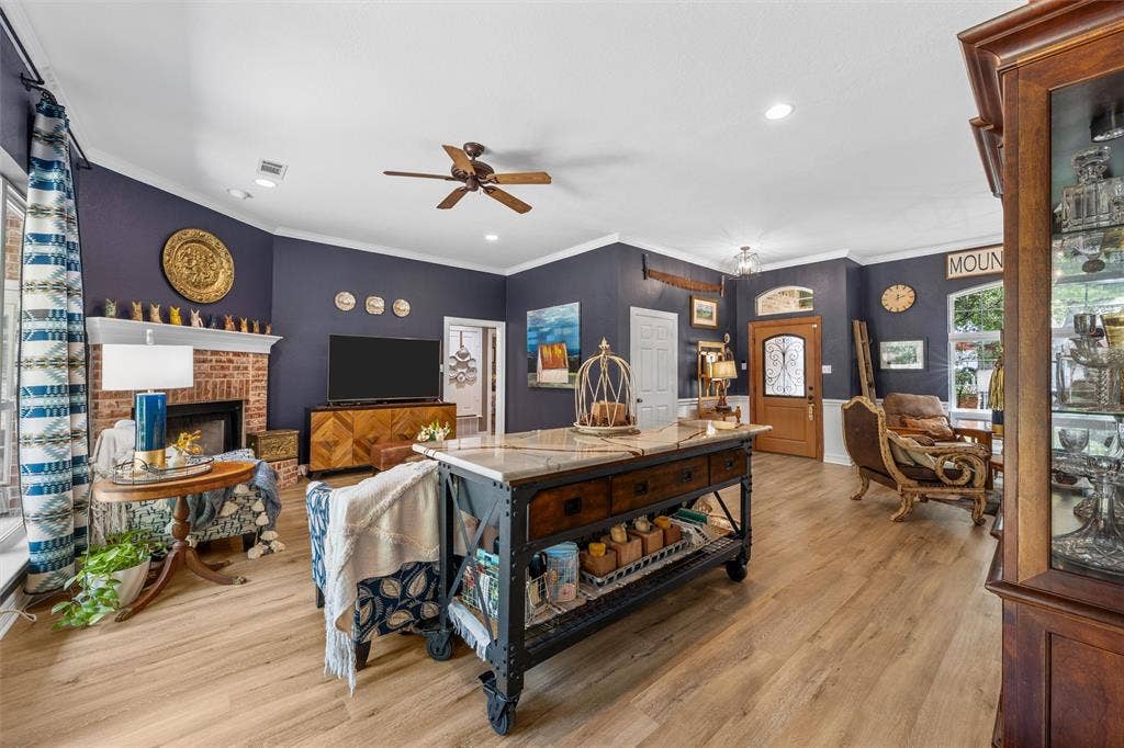 9408 Silverthorn Drive, Waco, TX 76708 9408 Silverthorn Drive, Waco, TX 76708