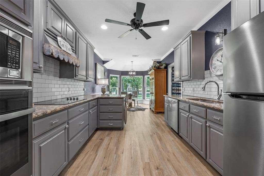 9408 Silverthorn Drive, Waco, TX 76708 9408 Silverthorn Drive, Waco, TX 76708