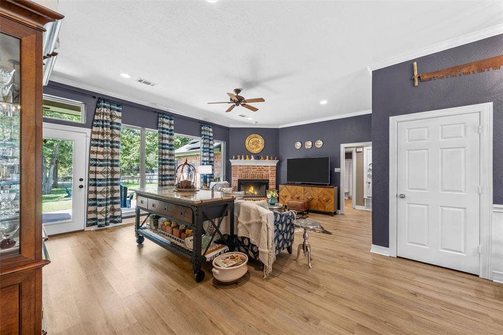 9408 Silverthorn Drive, Waco, TX 76708 9408 Silverthorn Drive, Waco, TX 76708