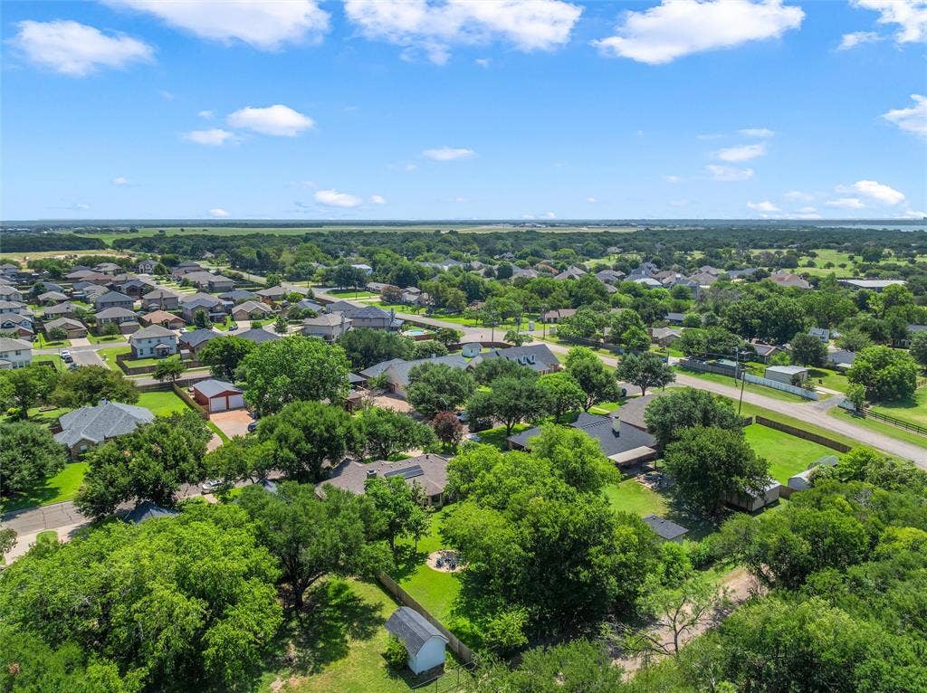 9408 Silverthorn Drive, Waco, TX 76708 9408 Silverthorn Drive, Waco, TX 76708