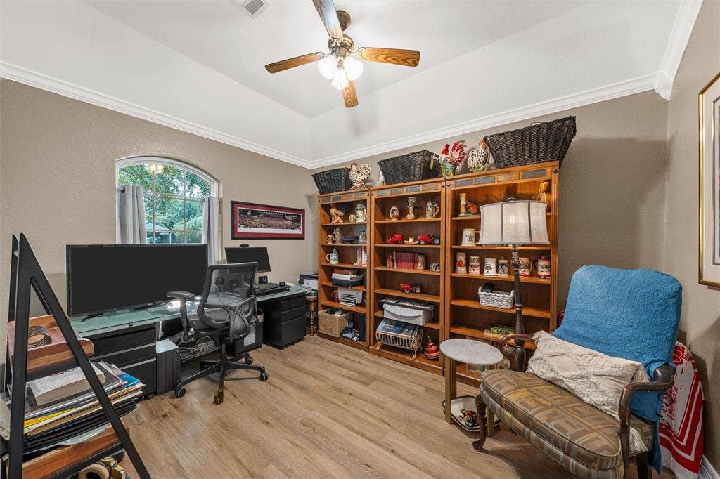 9408 Silverthorn Drive, Waco, TX 76708 9408 Silverthorn Drive, Waco, TX 76708
