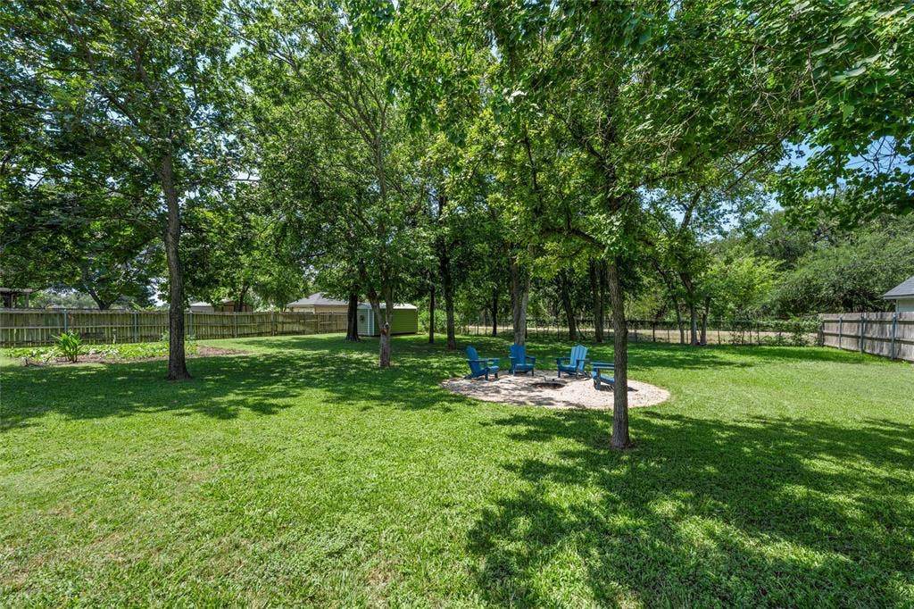 9408 Silverthorn Drive, Waco, TX 76708 9408 Silverthorn Drive, Waco, TX 76708