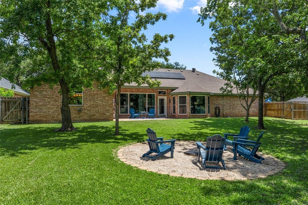 9408 Silverthorn Drive, Waco, TX 76708 9408 Silverthorn Drive, Waco, TX 76708