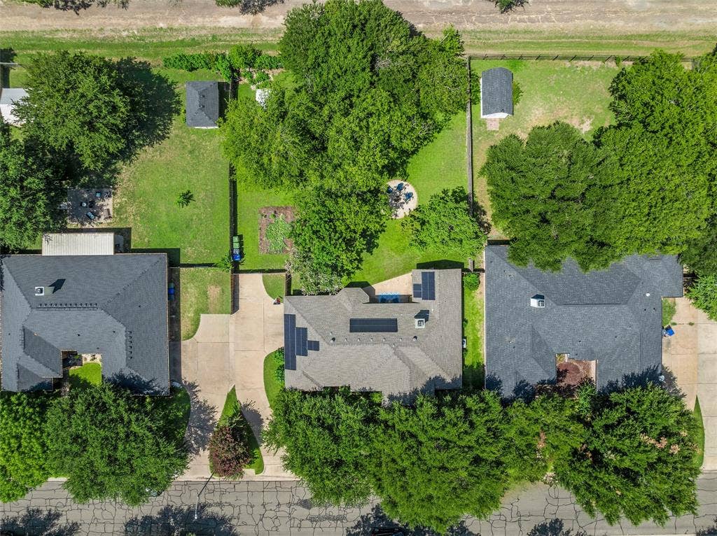 9408 Silverthorn Drive, Waco, TX 76708 9408 Silverthorn Drive, Waco, TX 76708