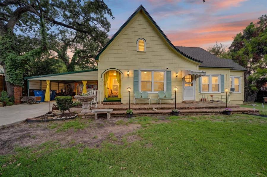 Property photo for 205 Wykagyl Street, Kaufman, TX