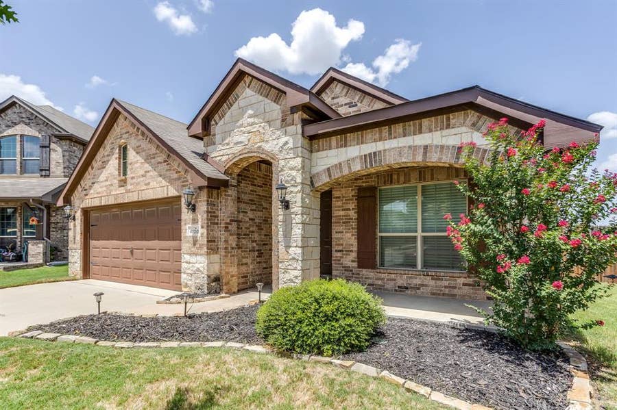 Property photo for 4120 Old Timber Lane, Fort Worth, TX