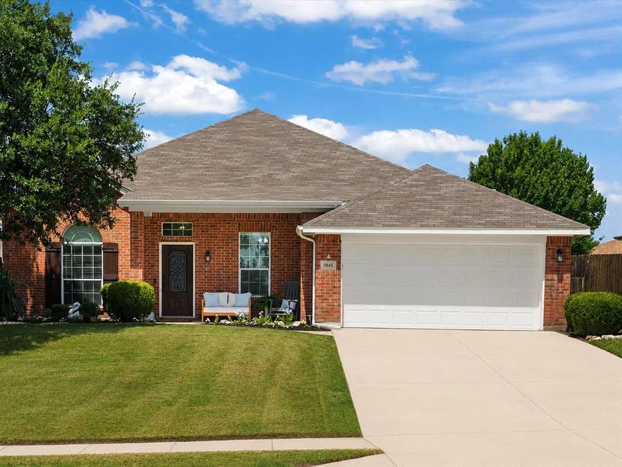 Property photo for 5845 Lamb Creek Drive, Fort Worth, TX