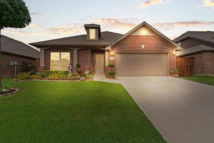 Property photo for 1000 Longhorn Drive, Aubrey, TX
