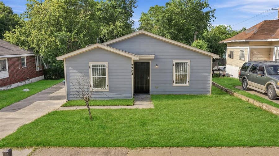 Property photo for 3204 Avenue L, Fort Worth, TX