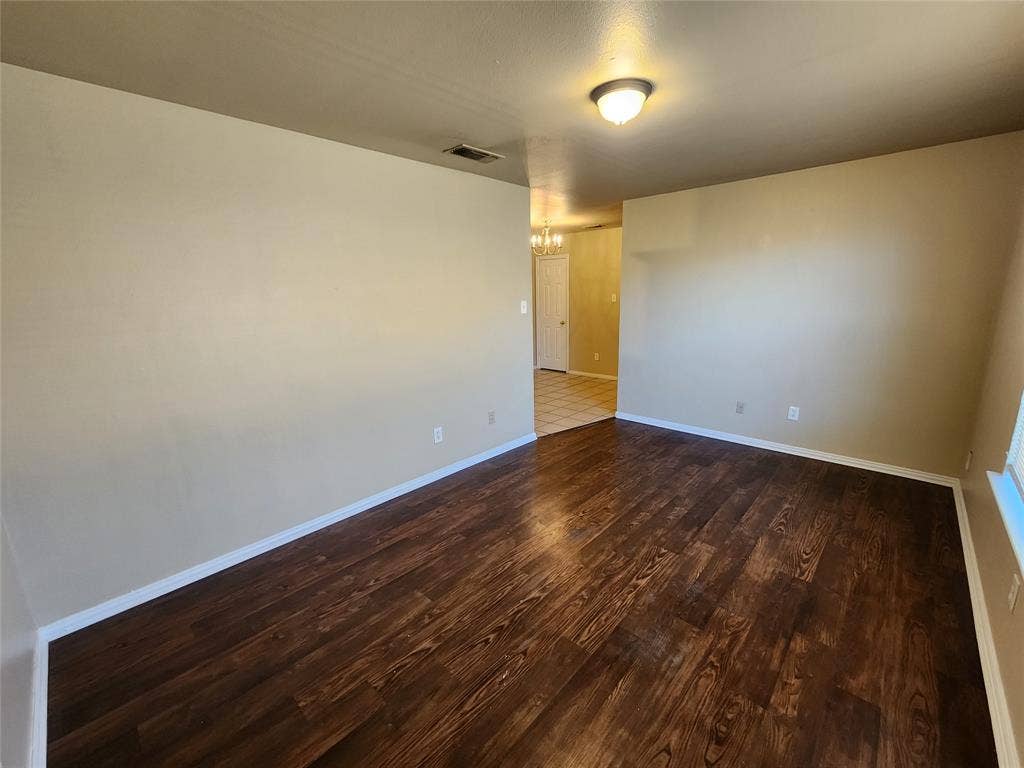 939 Baker Street, Fort Worth, TX 76104 939 Baker Street, Fort Worth, TX 76104