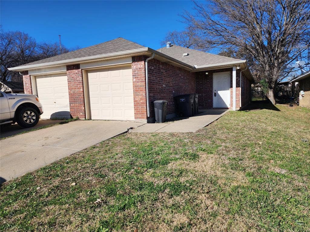 939 Baker Street, Fort Worth, TX 76104 939 Baker Street, Fort Worth, TX 76104