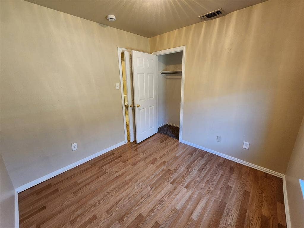 939 Baker Street, Fort Worth, TX 76104 939 Baker Street, Fort Worth, TX 76104