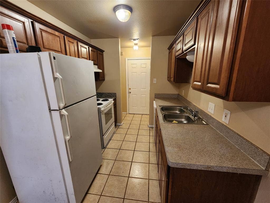 939 Baker Street, Fort Worth, TX 76104 939 Baker Street, Fort Worth, TX 76104