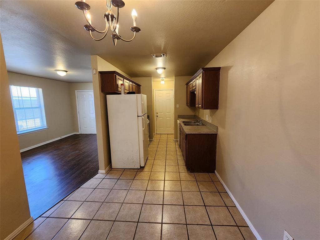 939 Baker Street, Fort Worth, TX 76104 939 Baker Street, Fort Worth, TX 76104