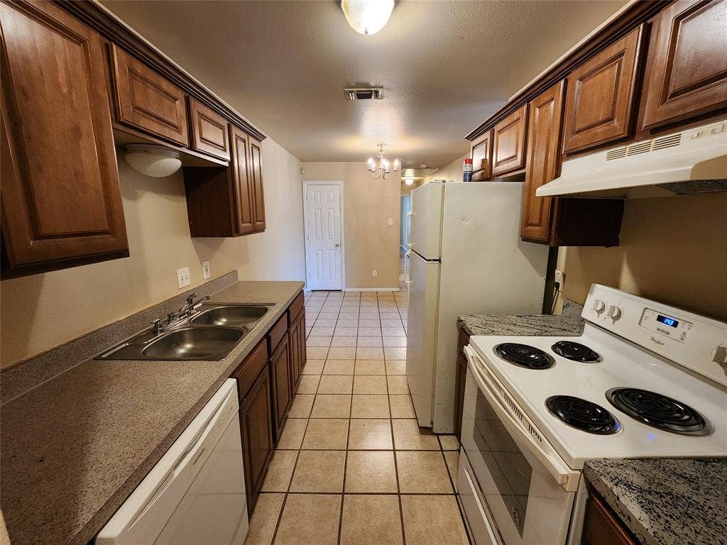 939 Baker Street, Fort Worth, TX 76104 939 Baker Street, Fort Worth, TX 76104