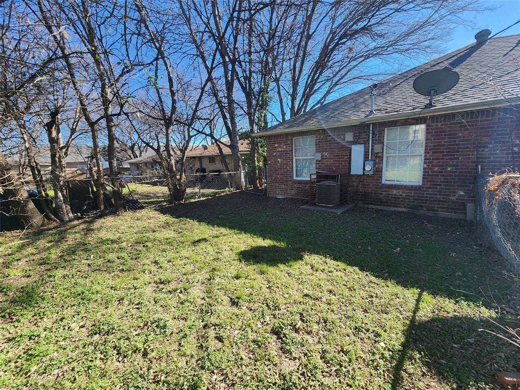 939 Baker Street, Fort Worth, TX 76104 939 Baker Street, Fort Worth, TX 76104