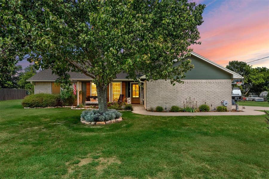Property photo for 101 Brown Drive, Eddy, TX