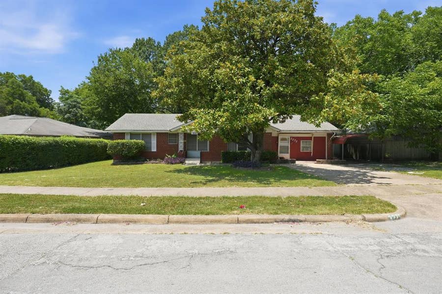 Property photo for 3275 S Edgefield Avenue, Dallas, TX