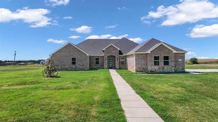 Property photo for 350 Farrar Road, Waxahachie, TX