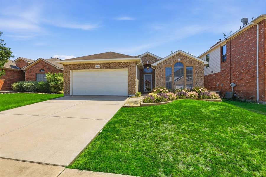 Property photo for 10120 Bull Run, Fort Worth, TX