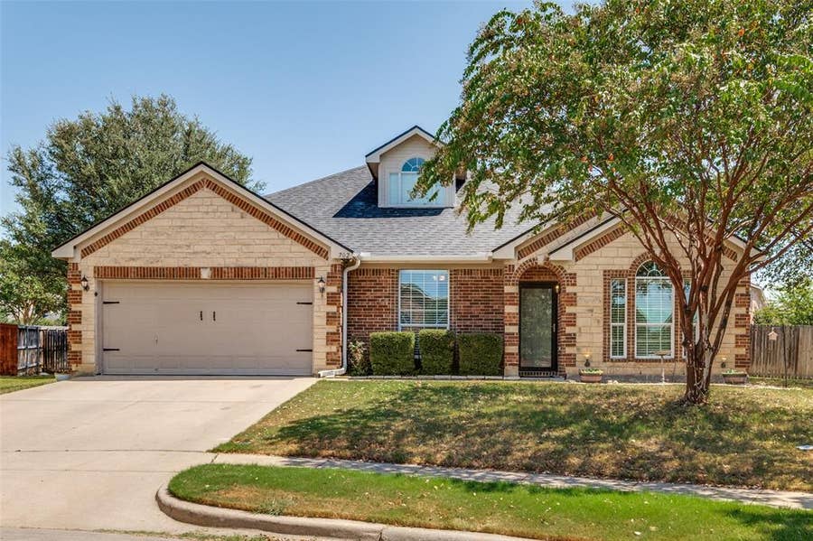 Property photo for 702 Champlain Court, Midlothian, TX